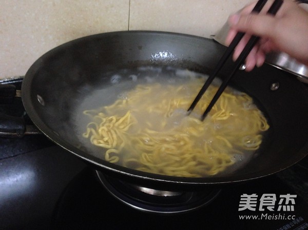 Golden Noodles with Hoisin Sauce recipe