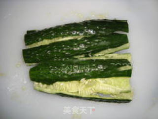 Sea Rice Mixed with Cucumber recipe