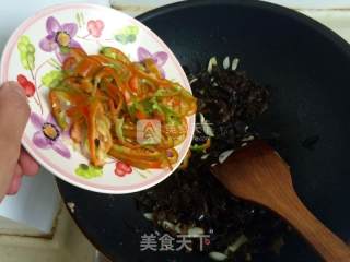 Summer Fast Food-fried Shredded Pork with Fungus and Bean Sprouts recipe