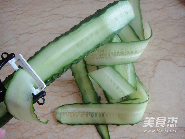 Seasonal Vegetable Cucumber Roll recipe