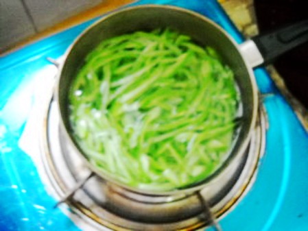 Scallion Snake Bean Shredded Pork recipe