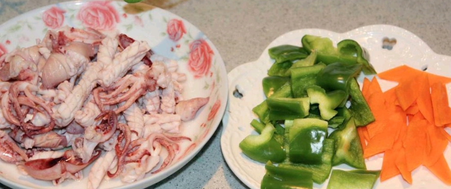 Fried Squid with Carrot recipe