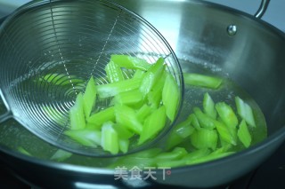 Stir-fried Celery with Red Ginseng recipe