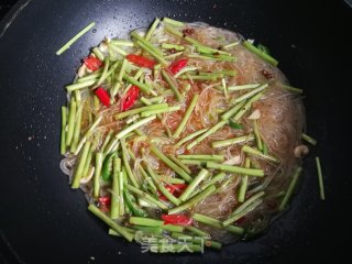 Stir-fried Vermicelli with Wormwood recipe