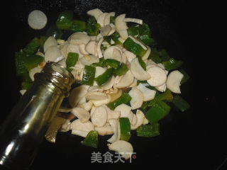 Fried Pleurotus Eryngii with Green Bell Pepper recipe