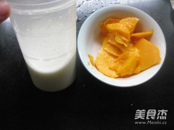 Mango Milkshake recipe