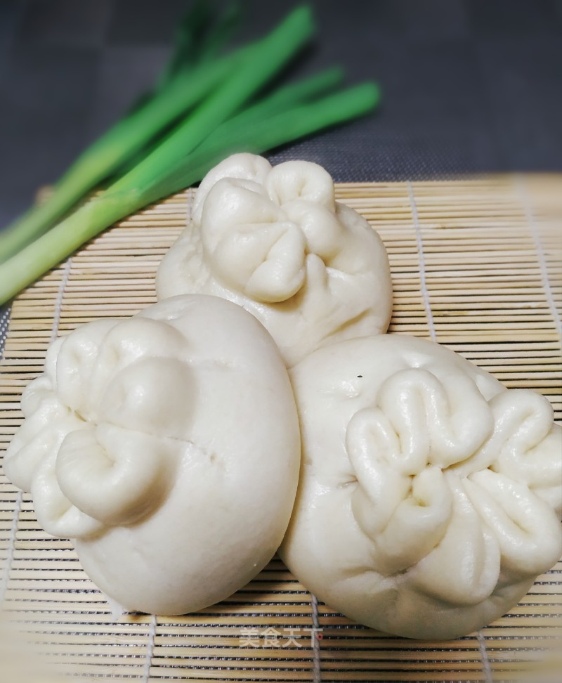 Rhubarb and Glutinous Rice Buns recipe