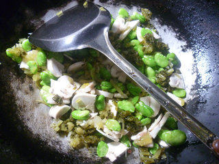 Broad Bean Soup with Pickled Vegetables and Mushrooms recipe