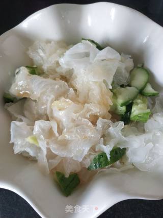 White Fungus Mixed with Cucumber recipe