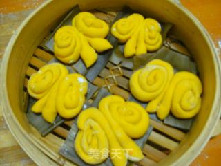 Fall in Love with Pumpkins: [die Wu Fei Yang] Pumpkin Butterflies Roll recipe