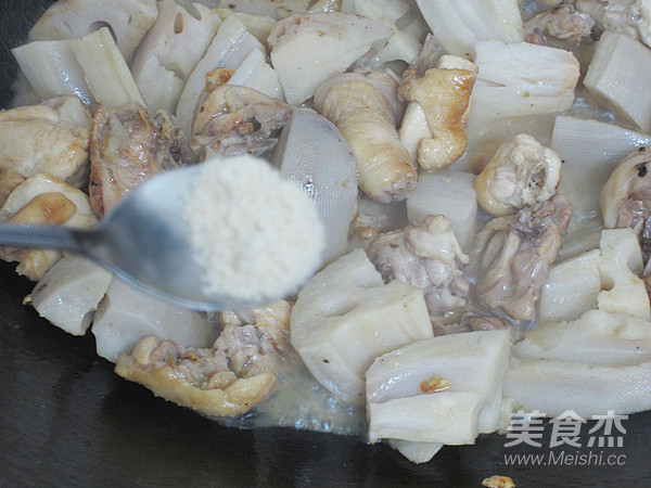 Stewed Chicken with Lotus Root recipe