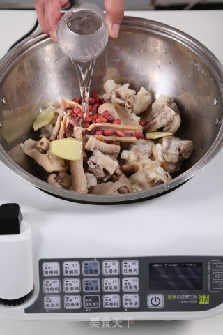 Cuttlefish Pork Knuckle Soup—jiesai Private Kitchen recipe