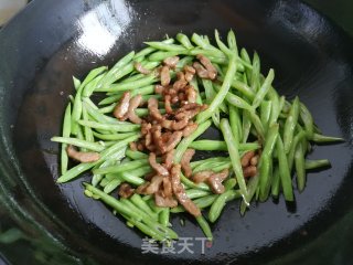 Fried Pork with Beans recipe