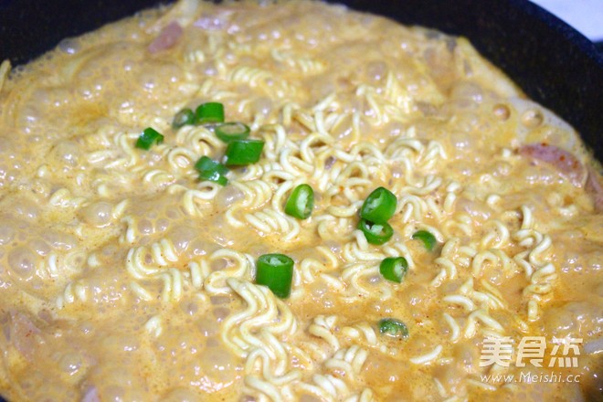 Korean Spicy Turkey Instant Noodles recipe