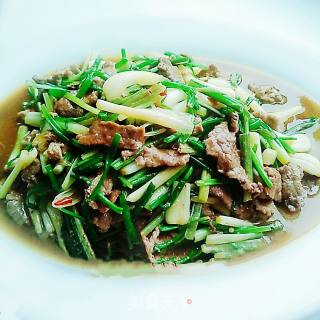 Stir-fried Beef with Spring Buckwheat recipe