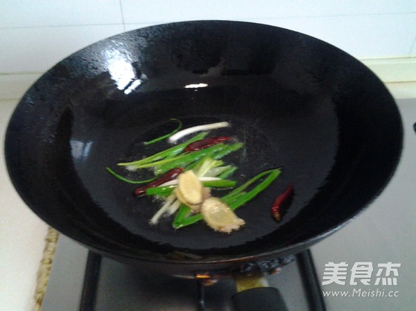 Braised Fish Cubes with Radish recipe