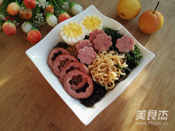 Instant Noodles with Red Sausage and Egg recipe