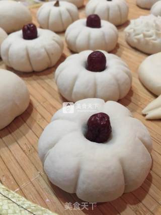 Chinese New Year Fancy Steamed Bun with Bean Paste recipe