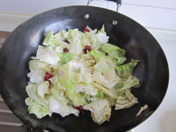 Stir-fried Naan with Cabbage recipe