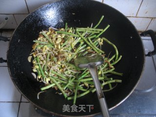 Braised Noodles with Beans recipe
