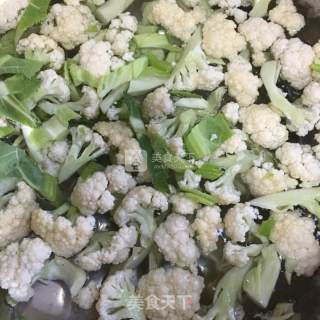 Stir-fried Cauliflower with Sausage recipe