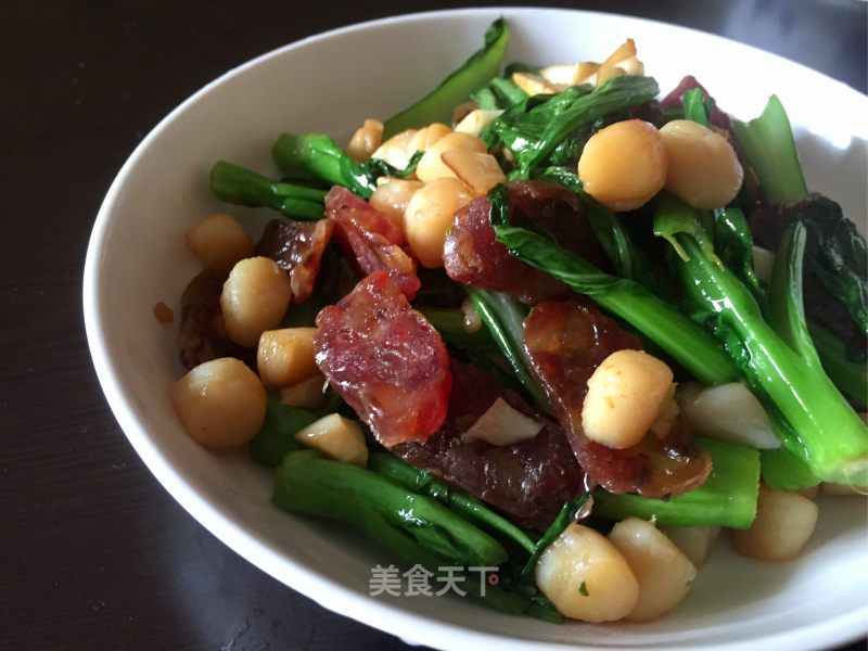 Stir-fried Sausage with Fresh Shells recipe