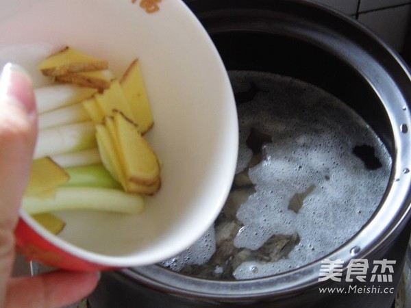 Winter Melon Duck Foot Spare Ribs Soup recipe