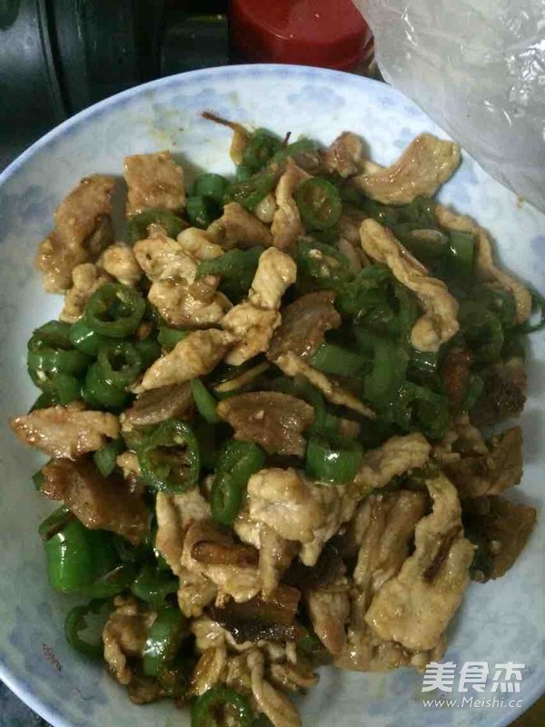 Fried Pork with Chili recipe