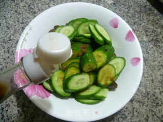 Cucumber Mixed with Black Fungus recipe