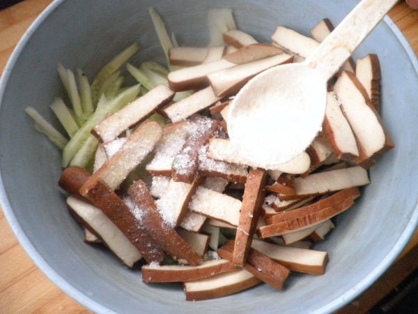 Cucumber Mixed with Fragrant Dried recipe