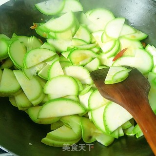 Stir-fried Zucchini Slices recipe