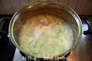 Summer Quick Soup---white Melon and Salted Egg Soup recipe