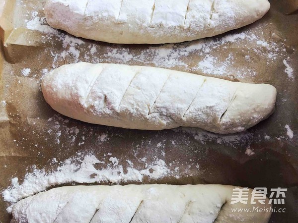 As A Staple Food, You Can Eat Three Baguettes at A Time recipe