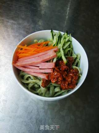 How to Make Mixed Sauce Green Noodles recipe