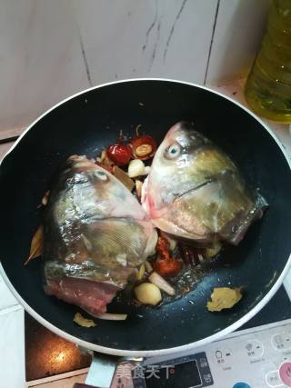 Baked Chinese Silver Carp Head recipe