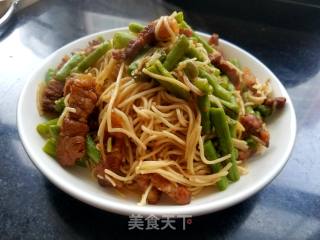 Braised Noodles with Long Beans recipe