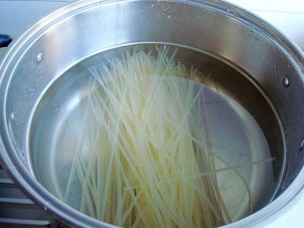 Xinjiang Chicken Stir-fried Rice Noodles recipe
