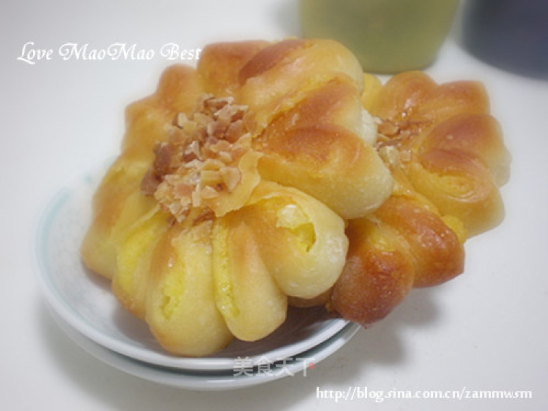 Custard Chrysanthemum Bread recipe