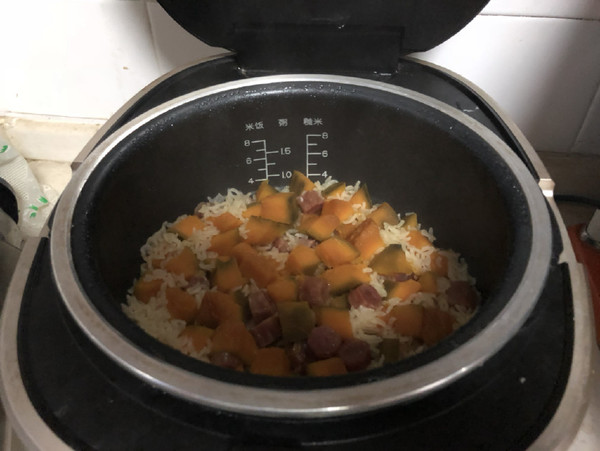 Pumpkin Sausage Braised Rice recipe