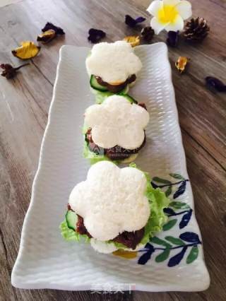 Flower Toast Beef Burger recipe