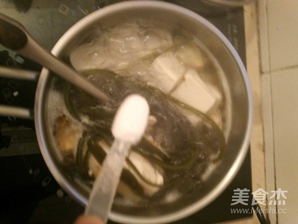 Seaweed Tofu Soup recipe