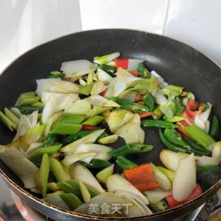 Stir-fried Tofu with Scallions recipe