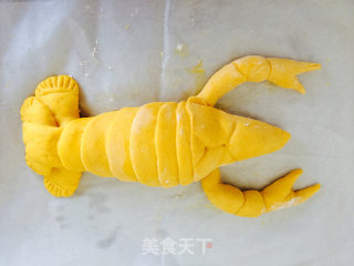 Lobster Bread with Red Bean Paste recipe