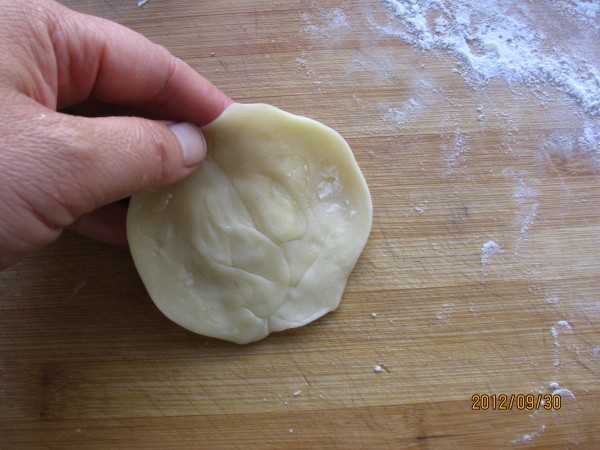 Crispy Onion Ham Mooncakes recipe