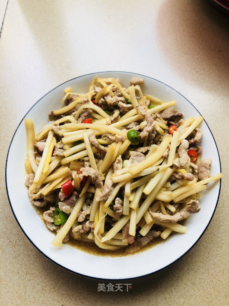 Stir-fried Crispy Bamboo Shoots with Lean Meat recipe