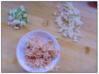 Stir-fried Chrysanthemum with Dried Shrimp Skins. recipe