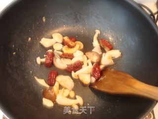 Health Three Treasures-stir-fried Double Mushrooms recipe