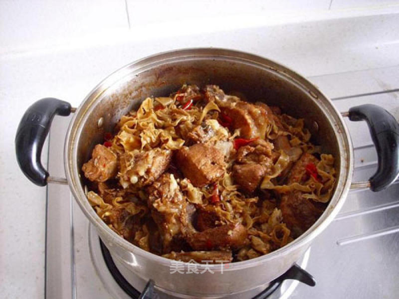 Braised Pork Ribs with Sauce and Bamboo Shoots recipe