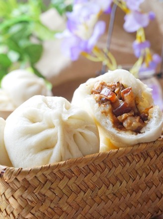 Steamed Buns with Mushroom and Braised Pork recipe