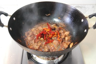 New Year Food Sharing (2) Sichuan Classic Delicacy that Can’t be Fattened-[spicy Dry Stir-fried Rabbit Ding] recipe